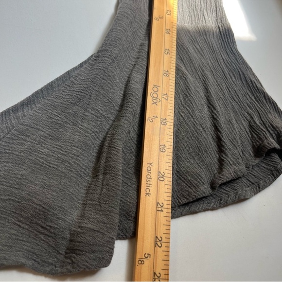 Giddy Up Glamour Womens Gray Flowy Bell Sleeve Crinkle Peasant Top Size Medium - Picture 7 of 11